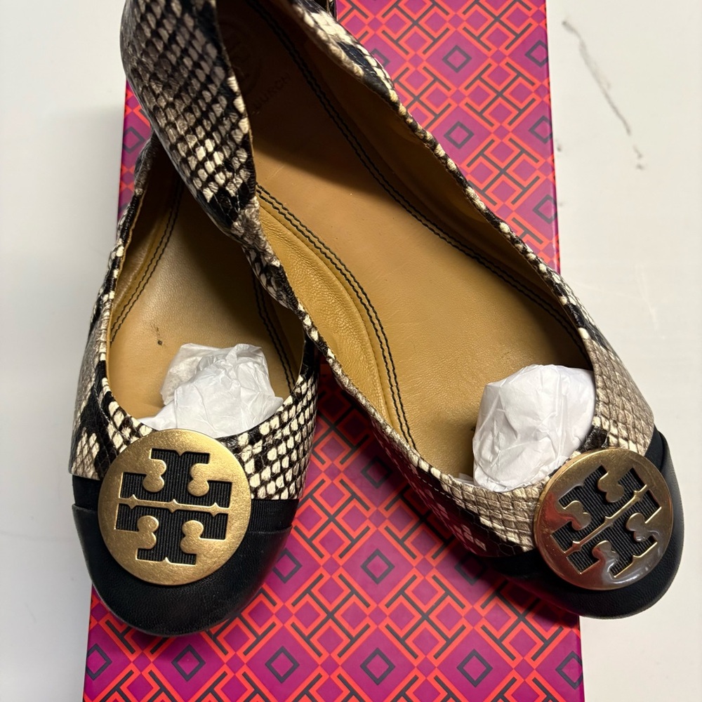 Tory Burch Black and Cream Patterned Flats